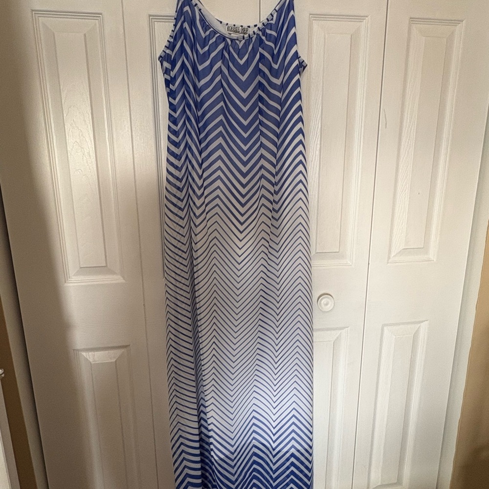 Robbie Bee Blue and White Chevron Maxi Dress - Picture 2 of 4